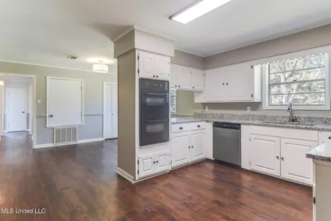 Kitchen - 414 Pecan Blvd, Wiggins, MS 39577 photo 1 of 2