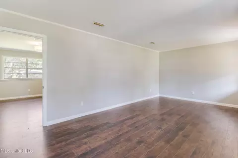 Living - 414 Pecan Blvd, Wiggins, MS 39577 photo 1 of 5