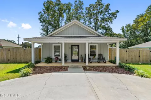 53 2nd Ave, Lucedale, MS 39452