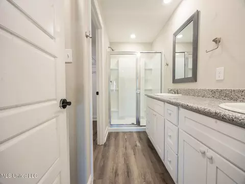 Bath - 7970 Buttonbush Rd, Biloxi, MS 39532 photo 1 of 3