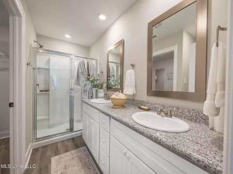 Bath - 7964 Buttonbush Rd, Biloxi, MS 39532 photo 1 of 3