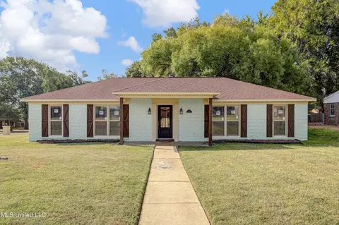 761 N Farmington Dr, Southaven, MS 38671