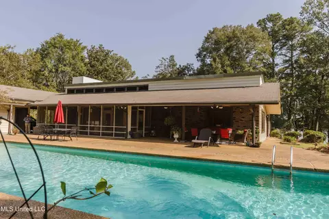 Exterior - 3940 Forest Hill Rd, Jackson, MS 39212 photo 6 of 15