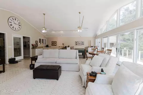 Living - 3940 Forest Hill Rd, Jackson, MS 39212 photo 2 of 2