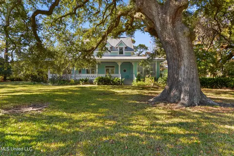 605 Ford Ave, Pascagoula, MS 39567
