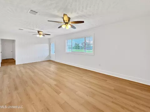 Living - 116 Duffey Dr, Florence, MS 39073 photo 1 of 5