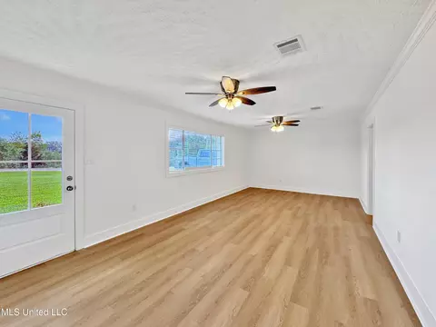 Living - 116 Duffey Dr, Florence, MS 39073 photo 4 of 5