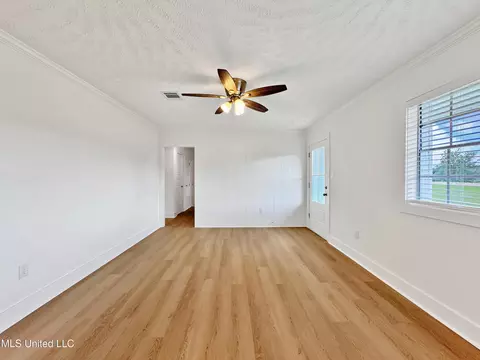 Living - 116 Duffey Dr, Florence, MS 39073 photo 3 of 5