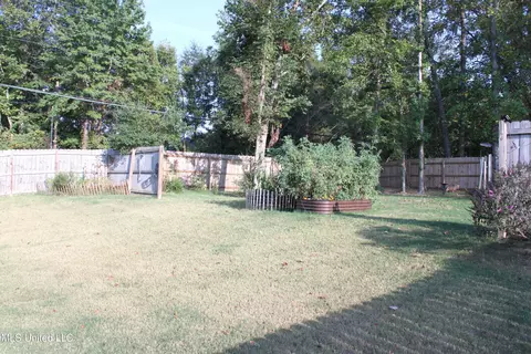 Exterior - 509 Howell Way, Hernando, MS 38632 photo 10 of 15