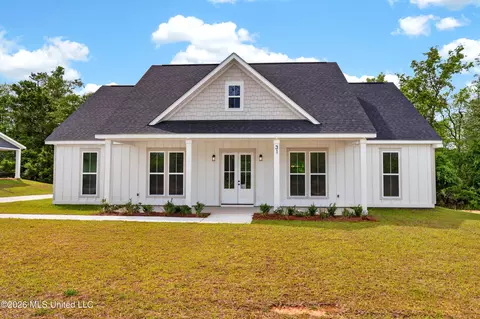31 Shadow Wood Dr, Mchenry, MS 39561