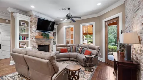Living - 132 Sage Hill Rd, Brandon, MS 39042 photo 3 of 3