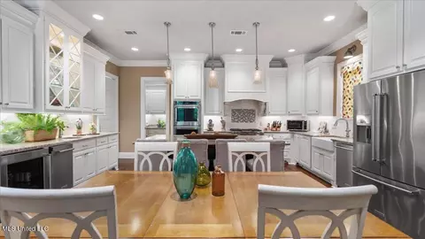 Kitchen - 132 Sage Hill Rd, Brandon, MS 39042 photo 4 of 4