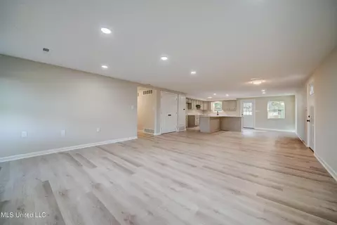 2835 Plum Point Rd, Southaven, MS 38672