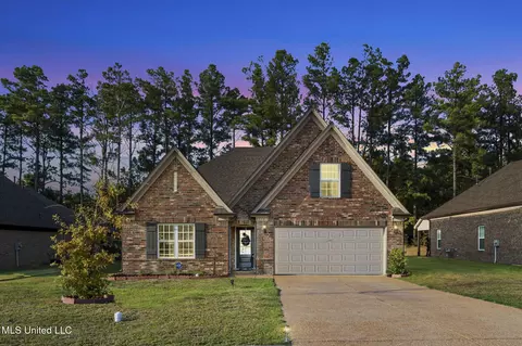 2722 Dela Dr, Southaven, MS 38672