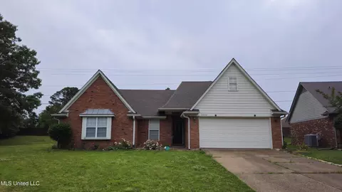 9004 Lakeside Cv, Olive Branch, MS 38654