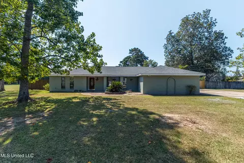 102 Little John Dr, Petal, MS 39465