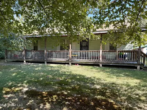 856 Meadowbrook Rd, Grenada, MS 38901