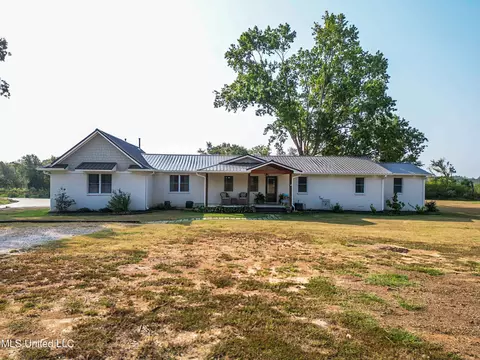 3126 S Slayden Rd, Lamar, MS 38642