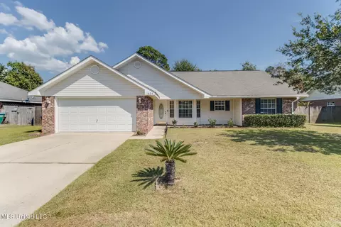 1624 Lori Dr, Ocean Springs, MS 39564