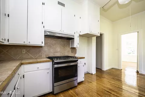 Kitchen - 768 Belhaven St, Jackson, MS 39202 photo 5 of 5