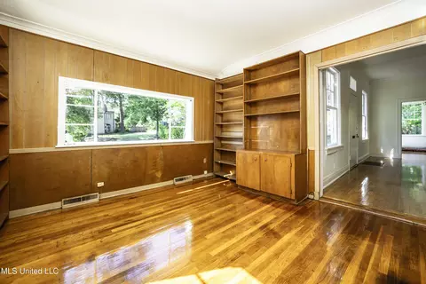 Living - 768 Belhaven St, Jackson, MS 39202 photo 4 of 5
