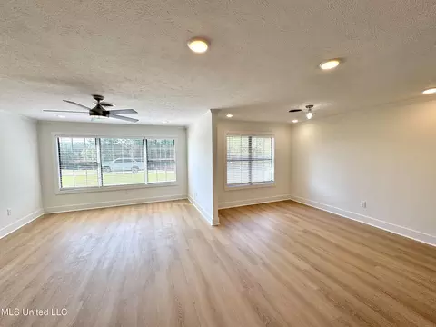 Living - 122 Duffey Dr, Florence, MS 39073 photo 2 of 2