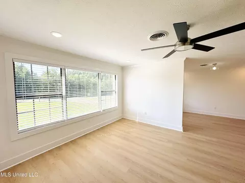 Living - 122 Duffey Dr, Florence, MS 39073 photo 1 of 2