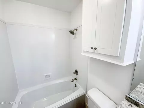 Bath - 122 Duffey Dr, Florence, MS 39073 photo 3 of 3