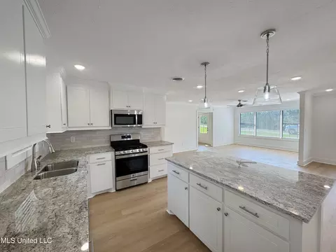Kitchen - 122 Duffey Dr, Florence, MS 39073 photo 2 of 3