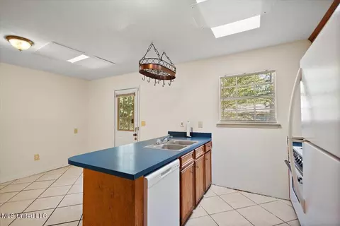 Kitchen - 1438 Cherrie Ave, Jackson, MS 39212 photo 2 of 3