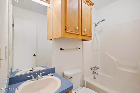 Bath - 1438 Cherrie Ave, Jackson, MS 39212 photo 2 of 2