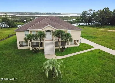 11040 French Ct, Biloxi, MS 39532