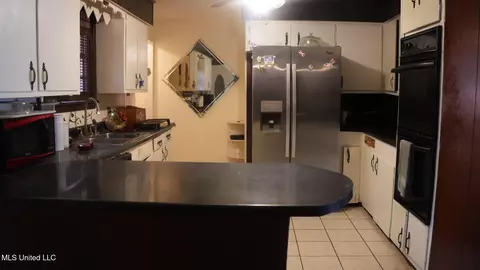 Kitchen - 6016 N State St, Jackson, MS 39213 photo 3 of 3