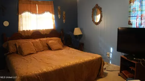 Bedroom - 6016 N State St, Jackson, MS 39213 photo 6 of 6