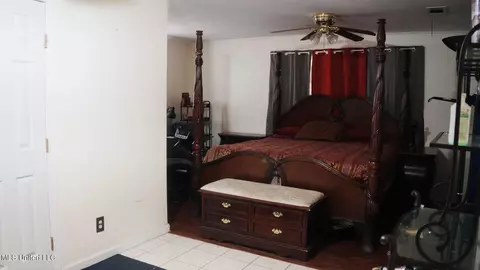 Bedroom - 6016 N State St, Jackson, MS 39213 photo 4 of 6