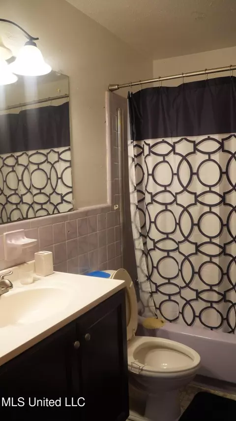 Bath - 6016 N State St, Jackson, MS 39213 photo 4 of 4