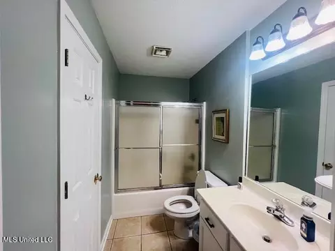 Bath - 259 Florence Cir, Florence, MS 39073 photo 4 of 4