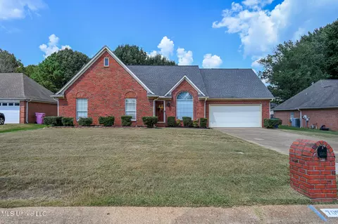 7098 Amber Dr, Olive Branch, MS 38654