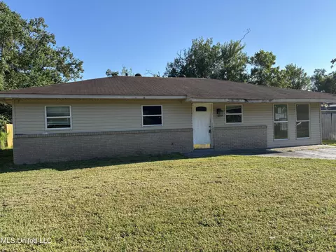 122 Carson Dr, Gulfport, MS 39503