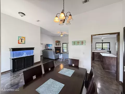 Dining - 186 Barker Rd, Morton, MS 39117 photo 3 of 3