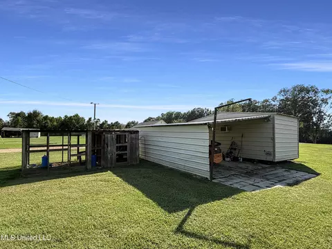 Exterior - 186 Barker Rd, Morton, MS 39117 photo 8 of 11