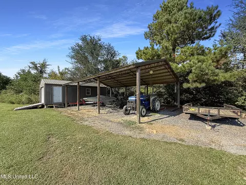 Exterior - 186 Barker Rd, Morton, MS 39117 photo 10 of 11