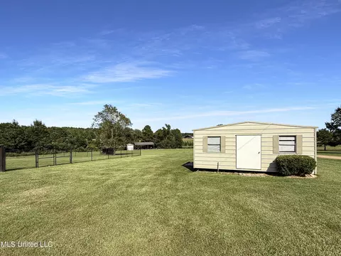 Exterior - 186 Barker Rd, Morton, MS 39117 photo 7 of 11