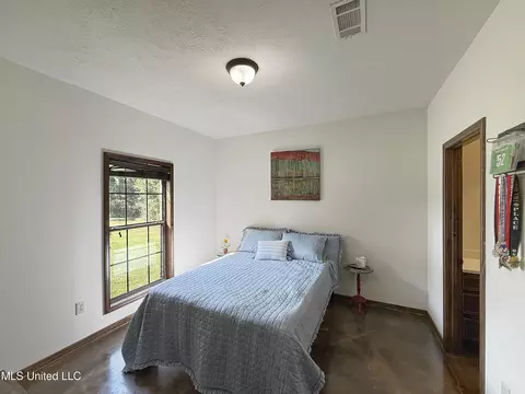Bedroom - 186 Barker Rd, Morton, MS 39117 photo 3 of 3