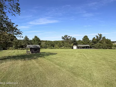 Exterior - 186 Barker Rd, Morton, MS 39117 photo 9 of 11