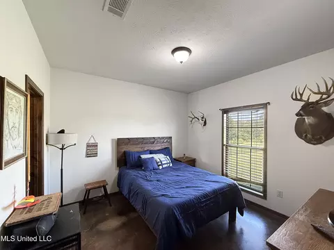 Bedroom - 186 Barker Rd, Morton, MS 39117 photo 2 of 3