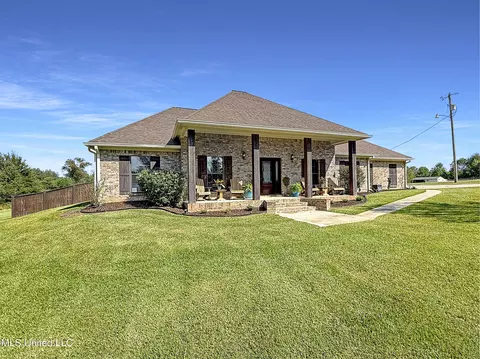 186 Barker Rd, Morton, MS 39117