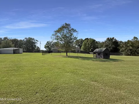 Exterior - 186 Barker Rd, Morton, MS 39117 photo 6 of 11
