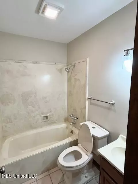 Bath - 5239 Gilbert Preston Rd, Saucier, MS 39574 photo 6 of 6