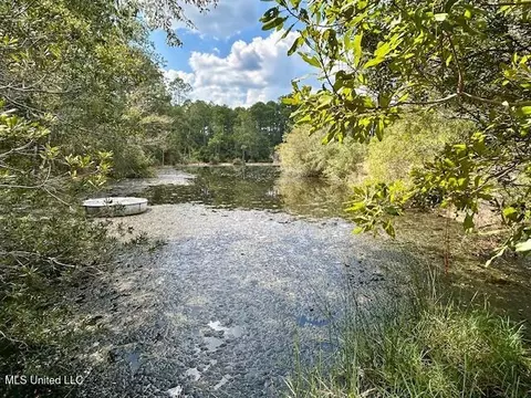 000 Gilbert Preston Rd, Saucier, MS 39574